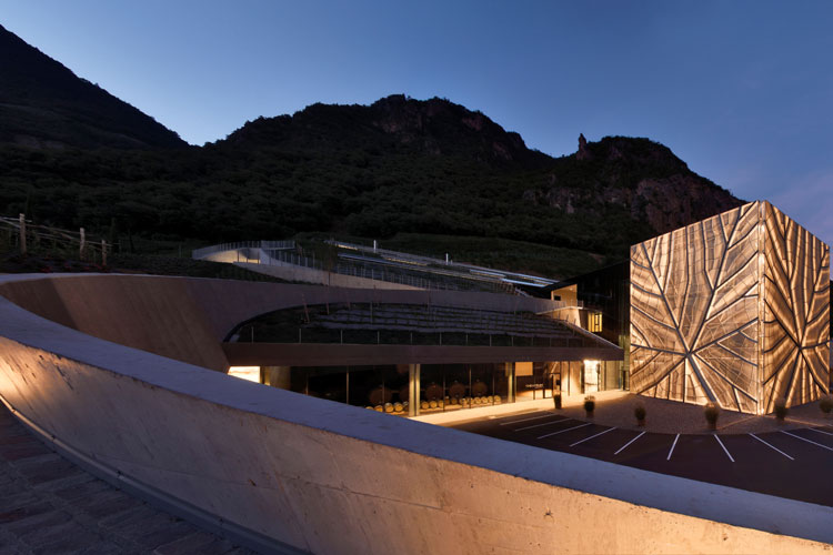 (Apre la nuova Cantina Bolzano Esempio di innovazione per il futuro)