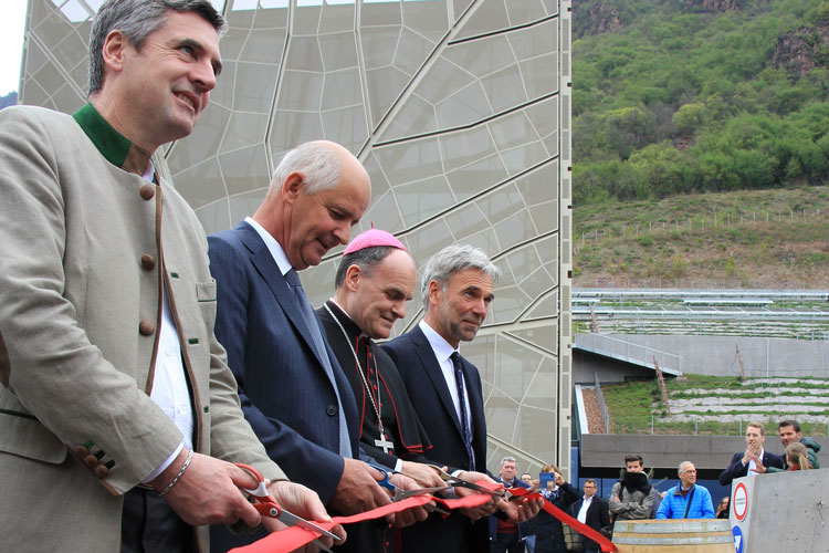 (Apre la nuova Cantina Bolzano Esempio di innovazione per il futuro)