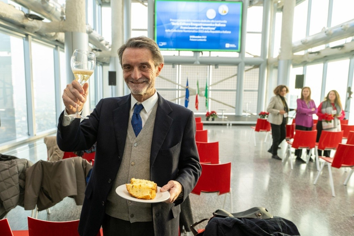 Attilio Fontana Una moneta per il Panettone e le bollicine Franciacorta