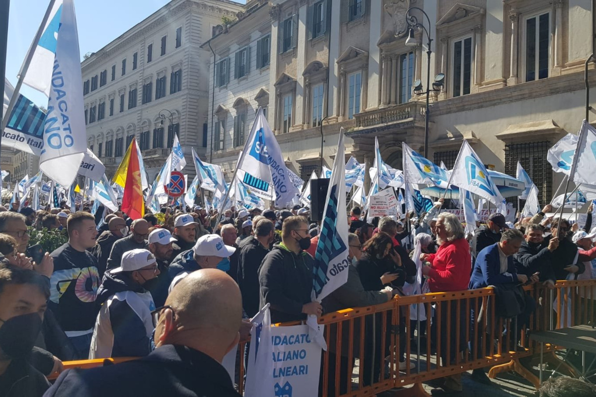 I balneari bocciano l'accordo del Governo: “Pronti a chiudere le spiagge”