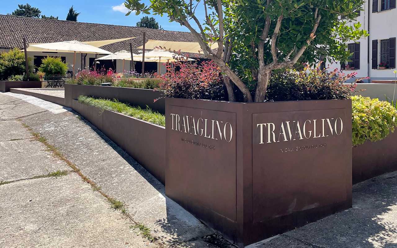 Tenuta Travaglino Tenuta Travaglino inaugura la terza Panchina Gigante dell'Oltrepò