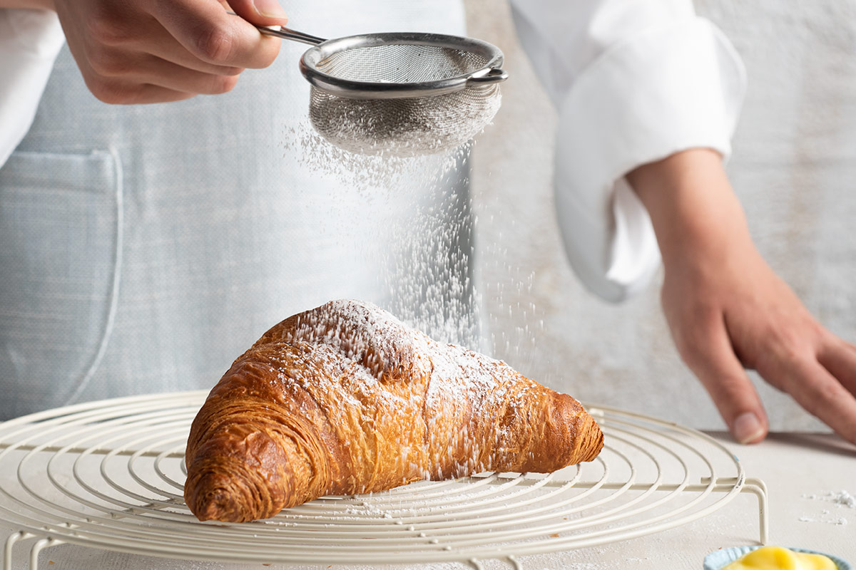 Gran Croissant alla crema Colazione dal cuore italiano con le specialità Bindi