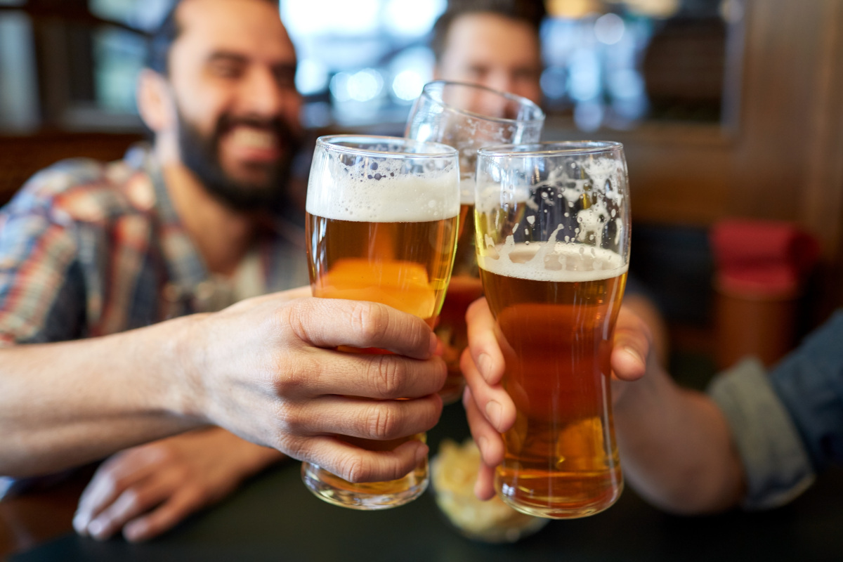 Birra, sempre più inclusiva ed elemento della tradizione. Ma i consumi sono in calo