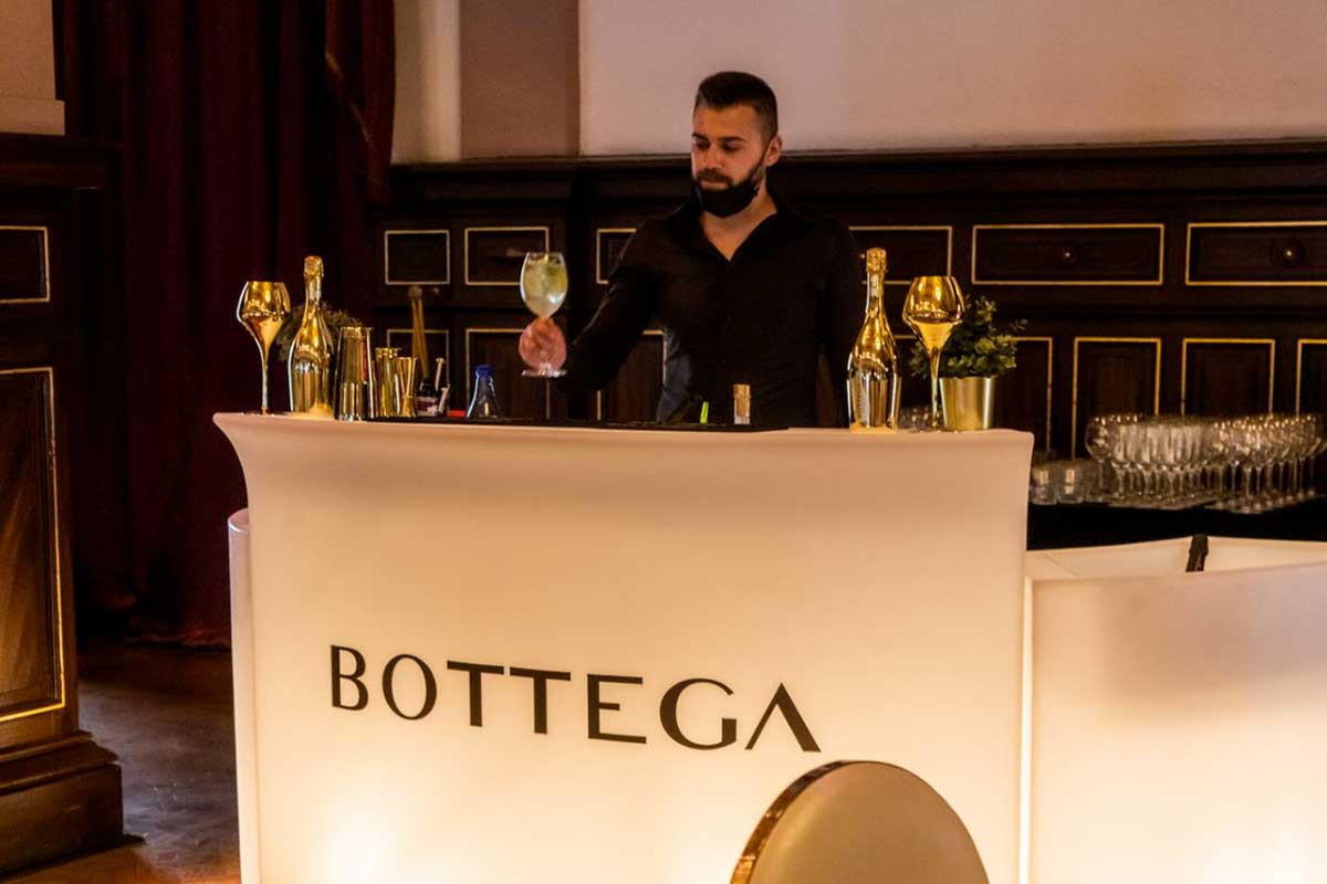 il bar Bottega durante un evento del 2020 (Fonte: Linkedin) Lavoro e vaccino, Sandro Bottega: «Tocca al Governo centrale decidere come procedere»