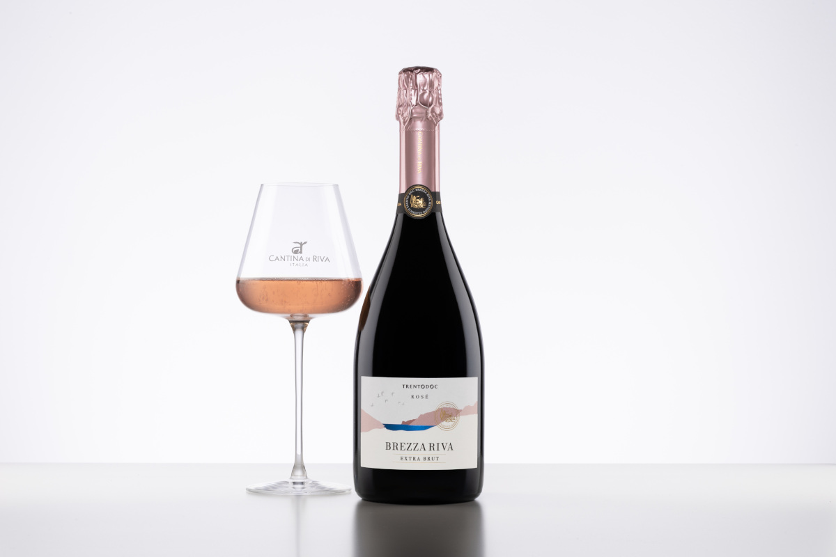 Brezza Riva Rosé 2021: una carezza di bollicine dal Lago di Garda