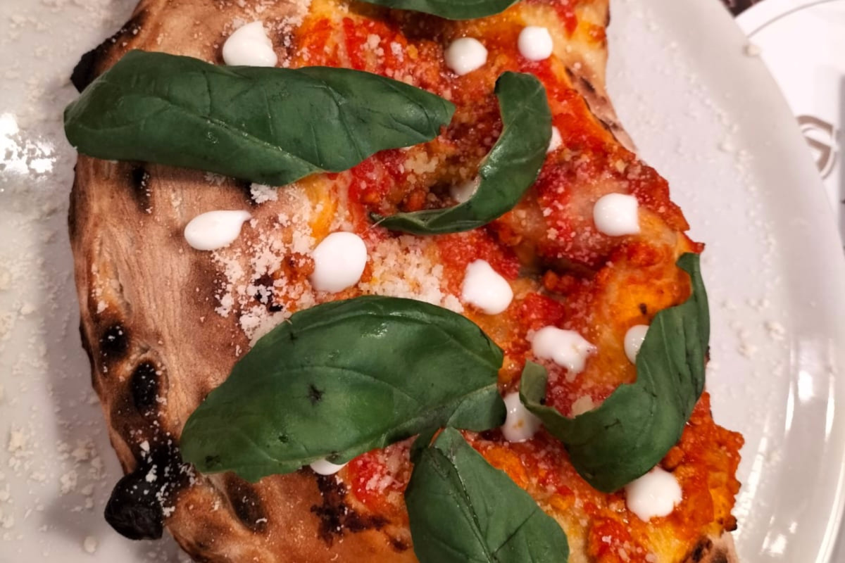 Calzone Lasagna Natale a Roma fuori dai cliché: i posti alternativi dove festeggiare