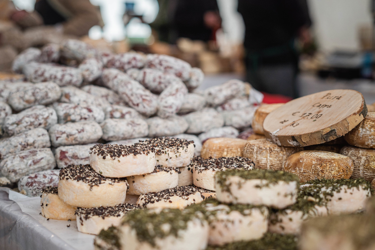 Valle Aurina: un'esplosione di sapori tra formaggi, sentieri e panorami