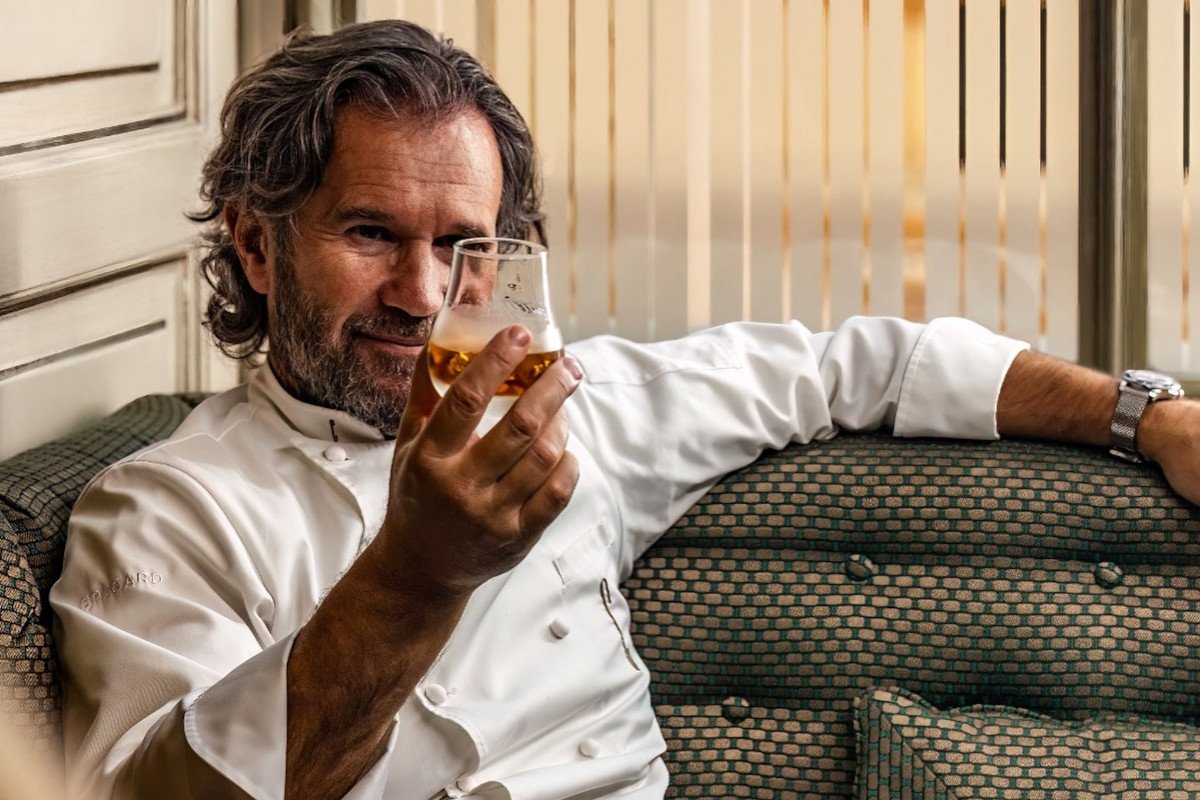 Cracco nei panni di Messisbugo, lo chef alla corte degli Este nel Rinascimento