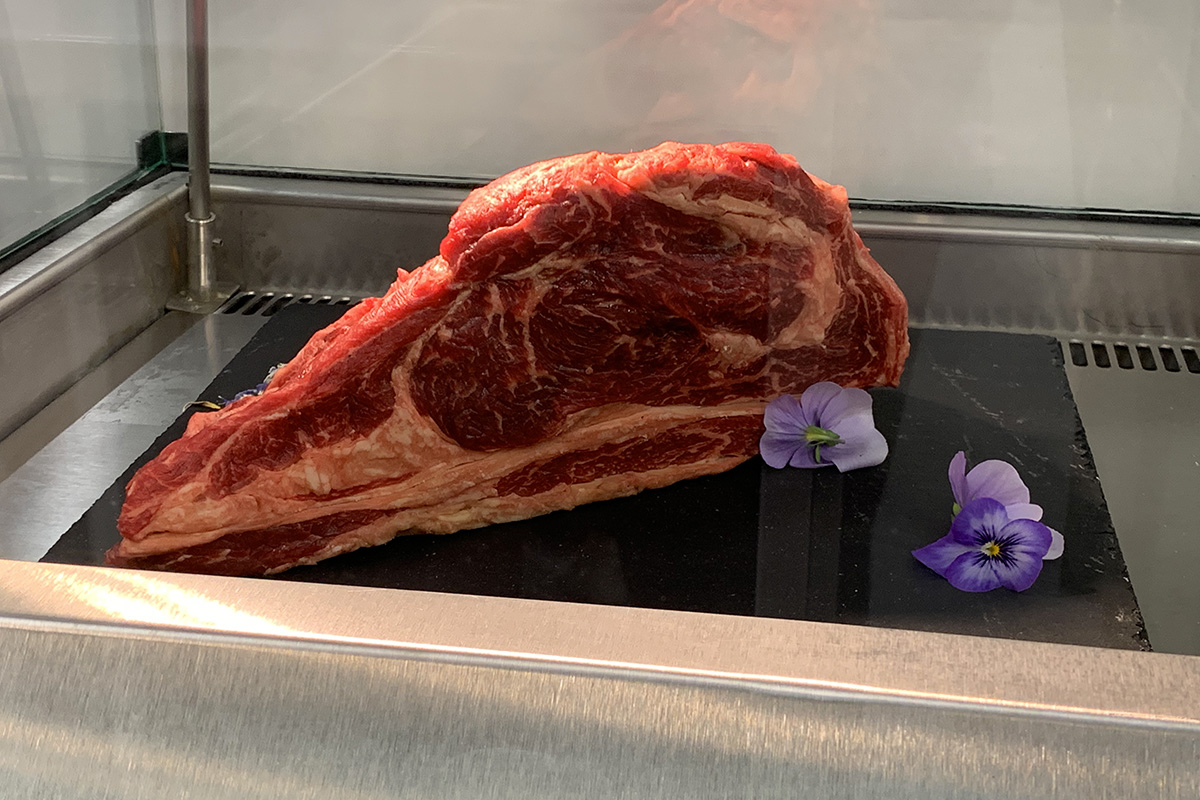 La carne galiziana di Luismi Garayar I gioielli di Jolanda de Col&ograve; in mostra a Milano