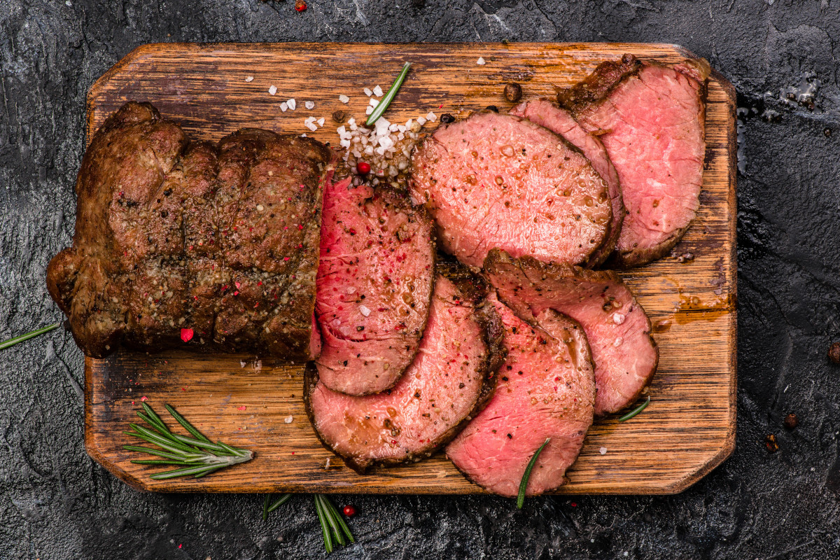 Carne: i segreti per sceglierla, cuocerla, salarla e ordinarla