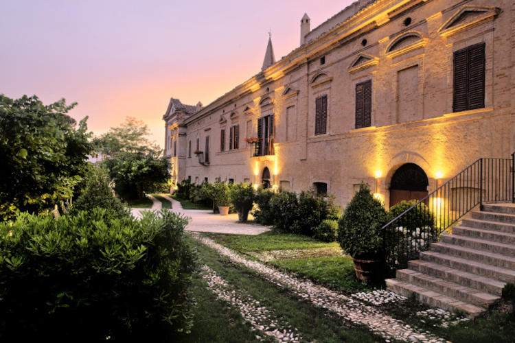 Castello di Semivicoli delle cantine Masciarelli Amanti dell'enoturismo? Ecco 10 cantine da visitare