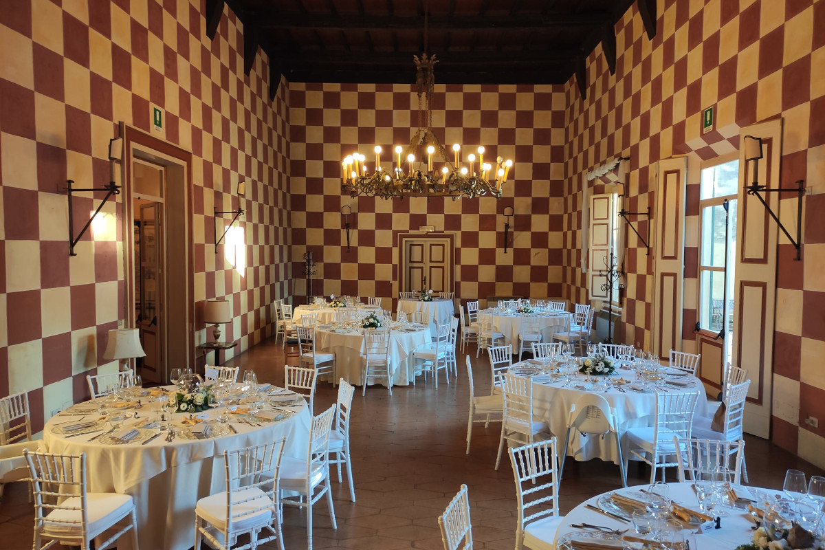 Una sala del Castello di Fossalbero Pasqua e Pasquetta nei ristoranti dell'Emilia Romagna Una sala del Castello di Fossalbero Pasqua e Pasquetta nei ristoranti dell'Emilia Romagna