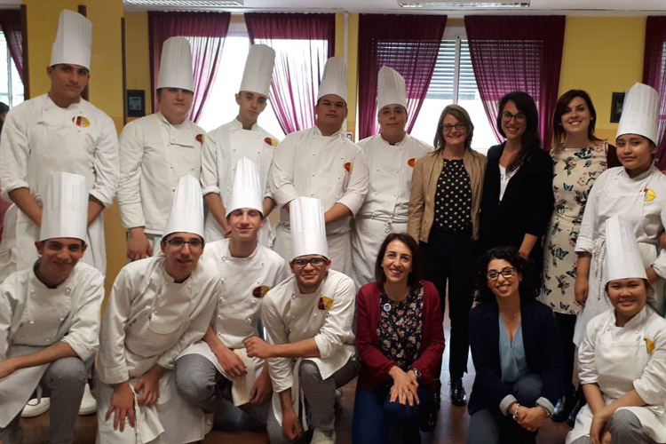 Alcuni partecipanti al progetto (La celiachia spiegata agli studentidalle materne agli alberghieri)