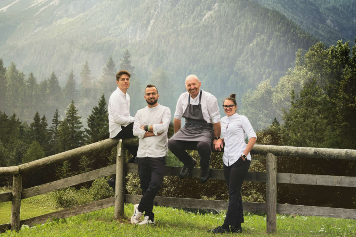 Cena “appesi tra le nuvole”: come è mangiare in telecabina a Madonna di Campiglio