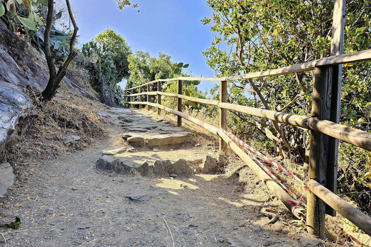 Alle Cinque Terre più stranieri che italiani sui sentieri vietati ai sandali
