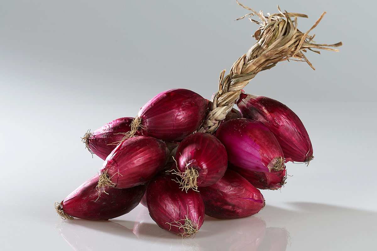 Cipolla Rossa di Tropea Calabria Igp Dalla ‘nduja alla liquirizia, dal formaggio al pesce: Calabria, terra di eccellenze