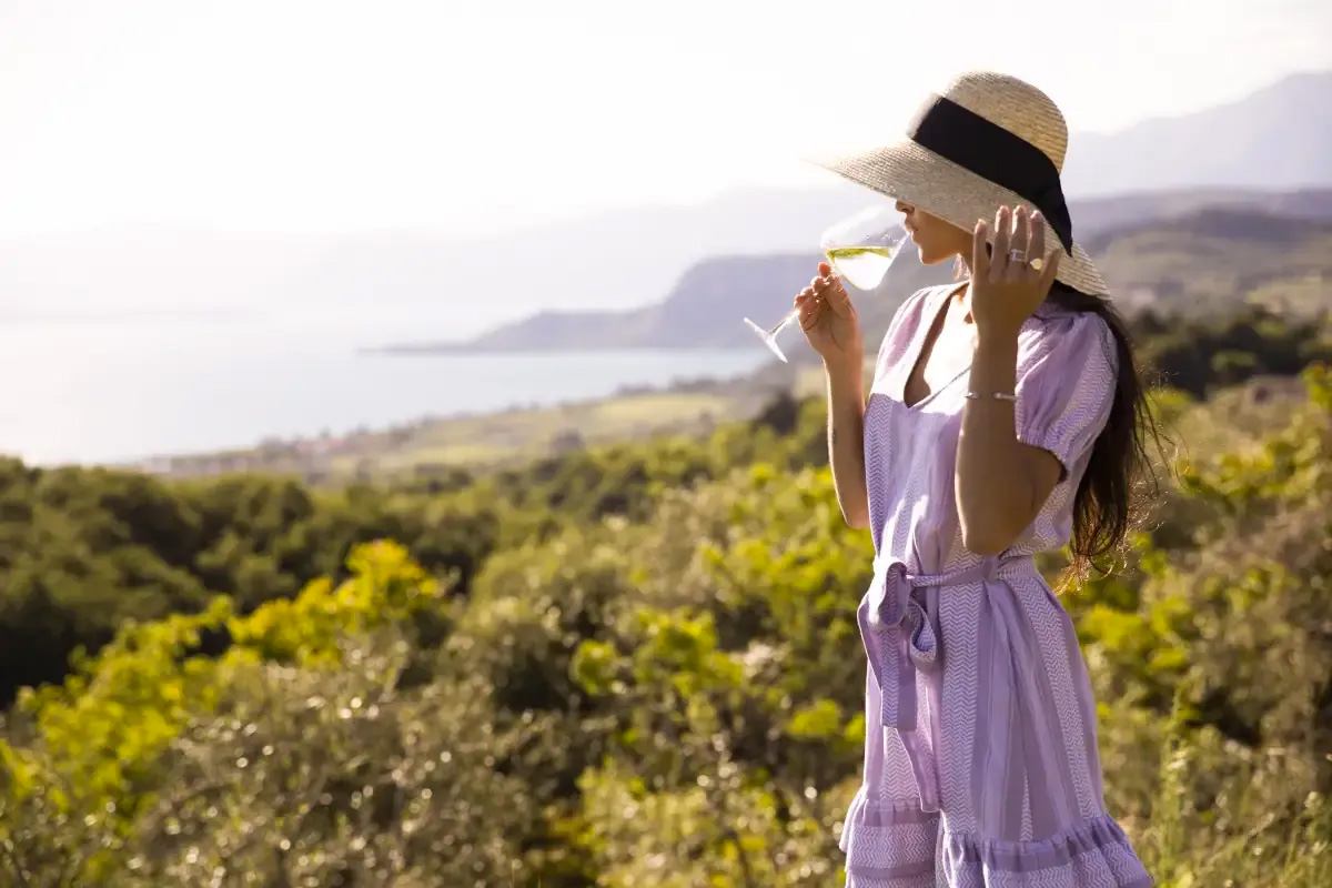 Consumo moderato di vino e salute: un rapporto stretto Bere mediterraneo sorsi di salute