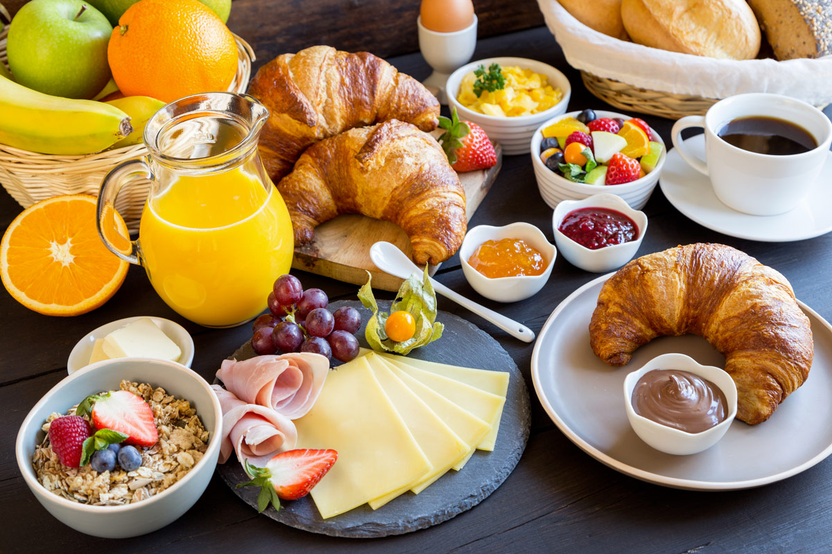 Creme spalmabili e burro non possono mancare nella prima colazione in hotel Creme spalmabili e burro serve andare oltre l’abitudine