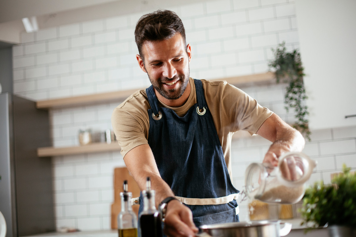 Cucinare a casa per una dieta sana? È fondamentale programmare il menu Cucinare a casa per una dieta sana? È fondamentale programmare il menu