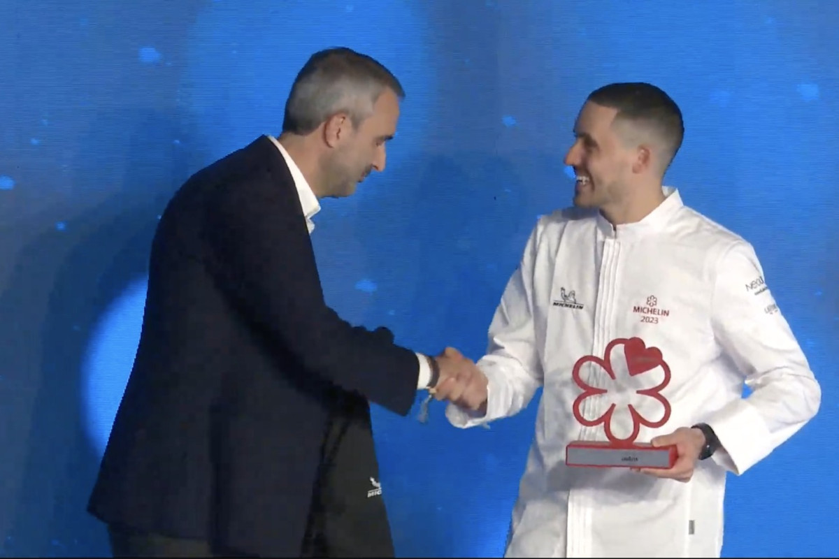 Il premio consegnato a Davide Guidara  Guida Michelin 2023: ecco tutte le nuove stelle