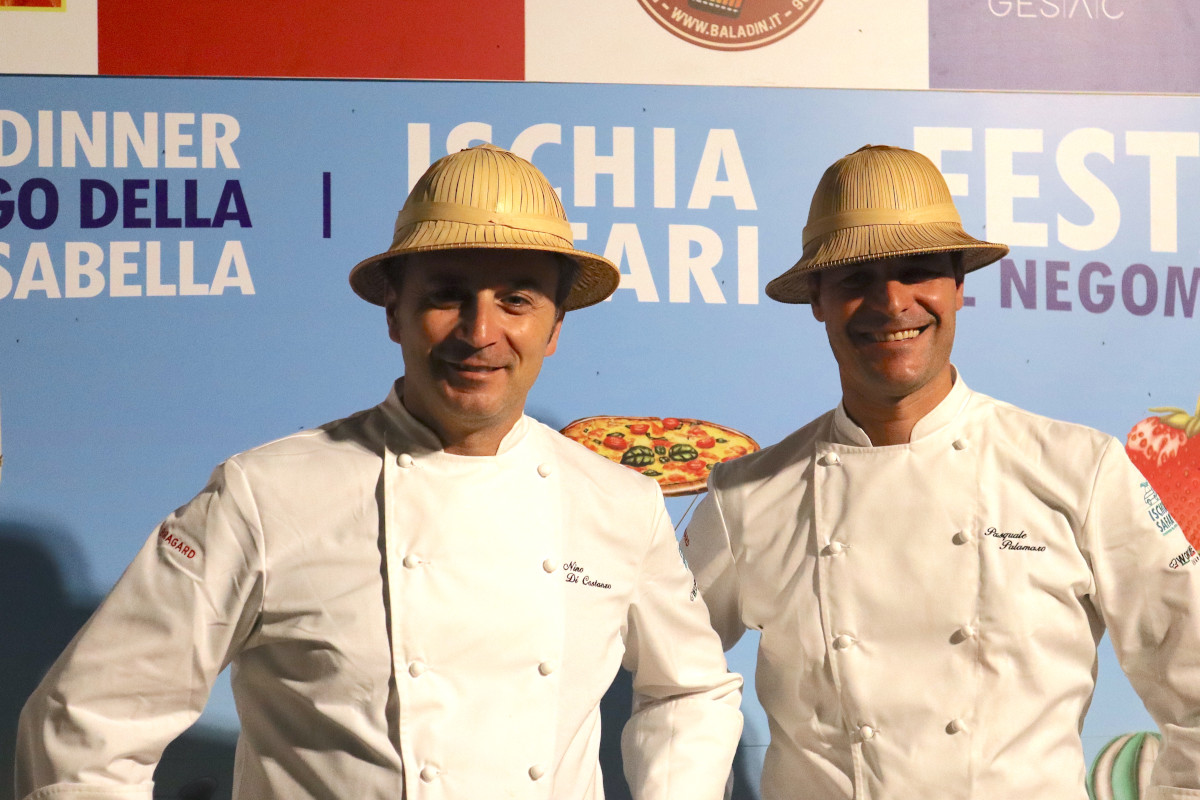 Nino Di Costanzo e Pasquale Palamaro, organizzatori di Ischia Safari&nbsp; Il ricavato di Ischia Safari donato all'istituto alberghiero di Soverato