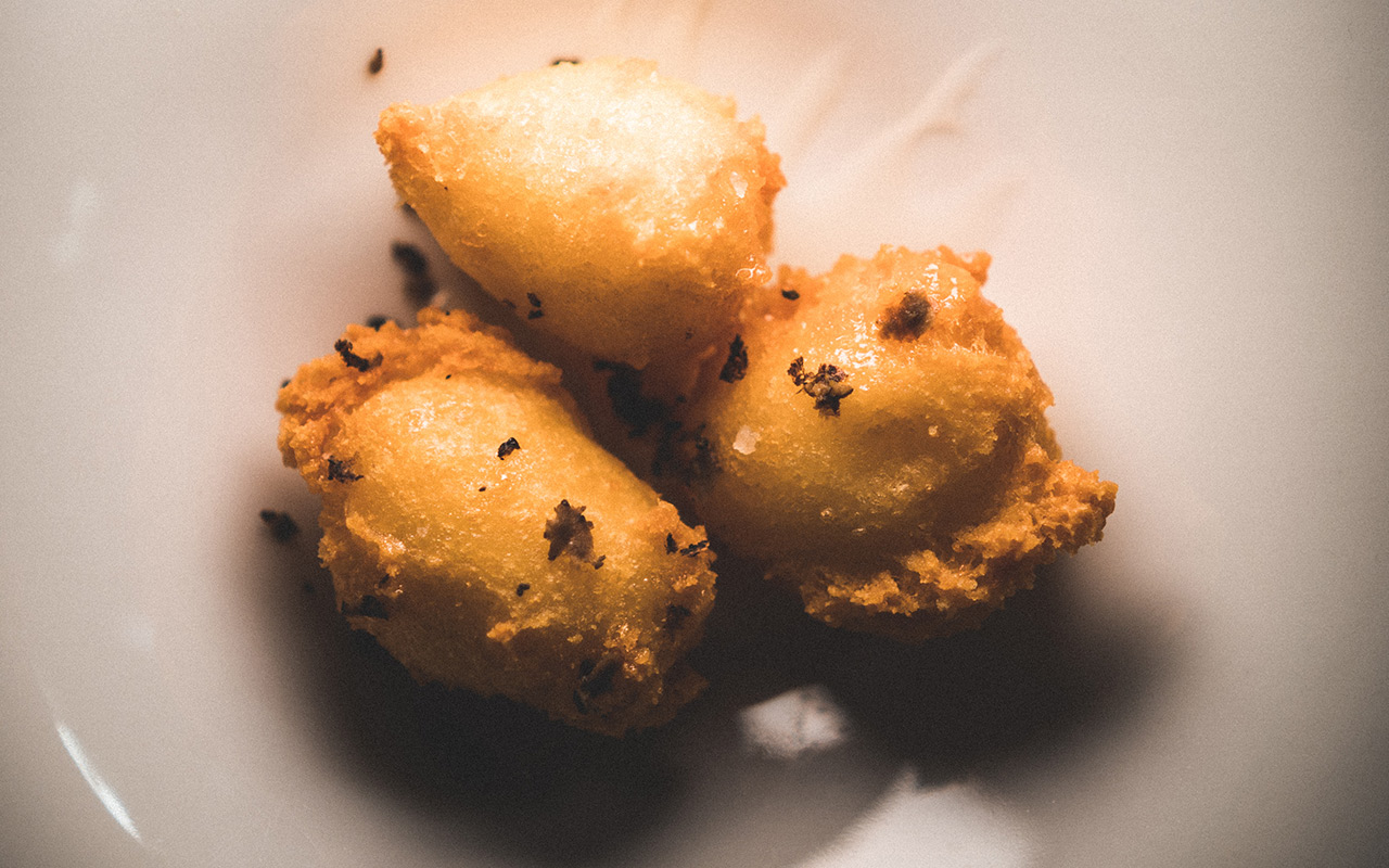 Frittella di Grana Padano Dop 12 mesi, miele d&rsquo;acacia e tartufo nero Settimo appuntamento di &ldquo;Nati per stare Insieme&rdquo; da Umberto De Martino