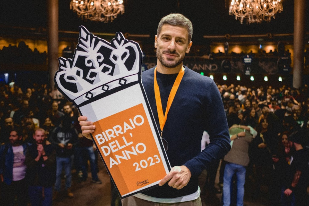 Enrico Ciani, il Birraio dell'anno 2023 che sperimenta con Verdicchio e Sauvignon Blanc