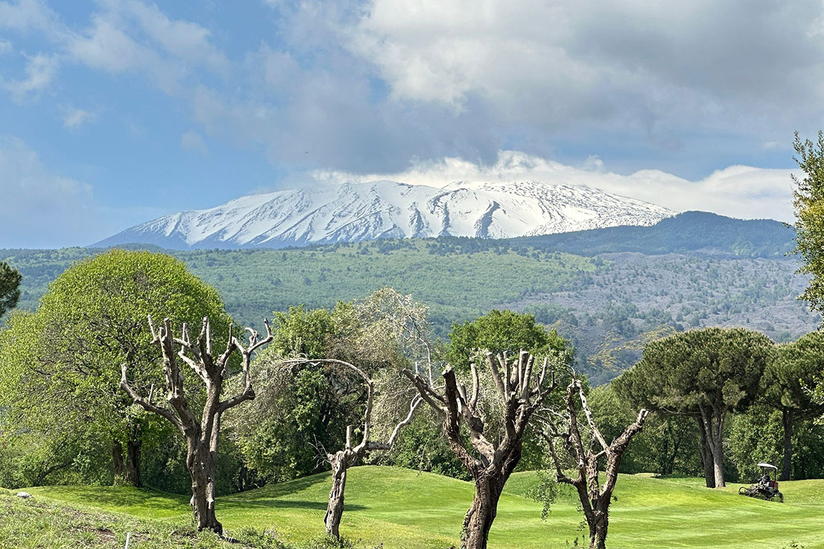 L'Etna e [l’eruzione] qualitativa dei suoi vini. Esplodono i bianchi e le bollicine