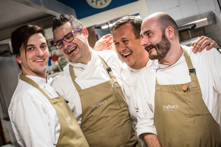 La famiglia Scarello fa 130 anni di attività Festeggiamenti al ristorante Agli Amici