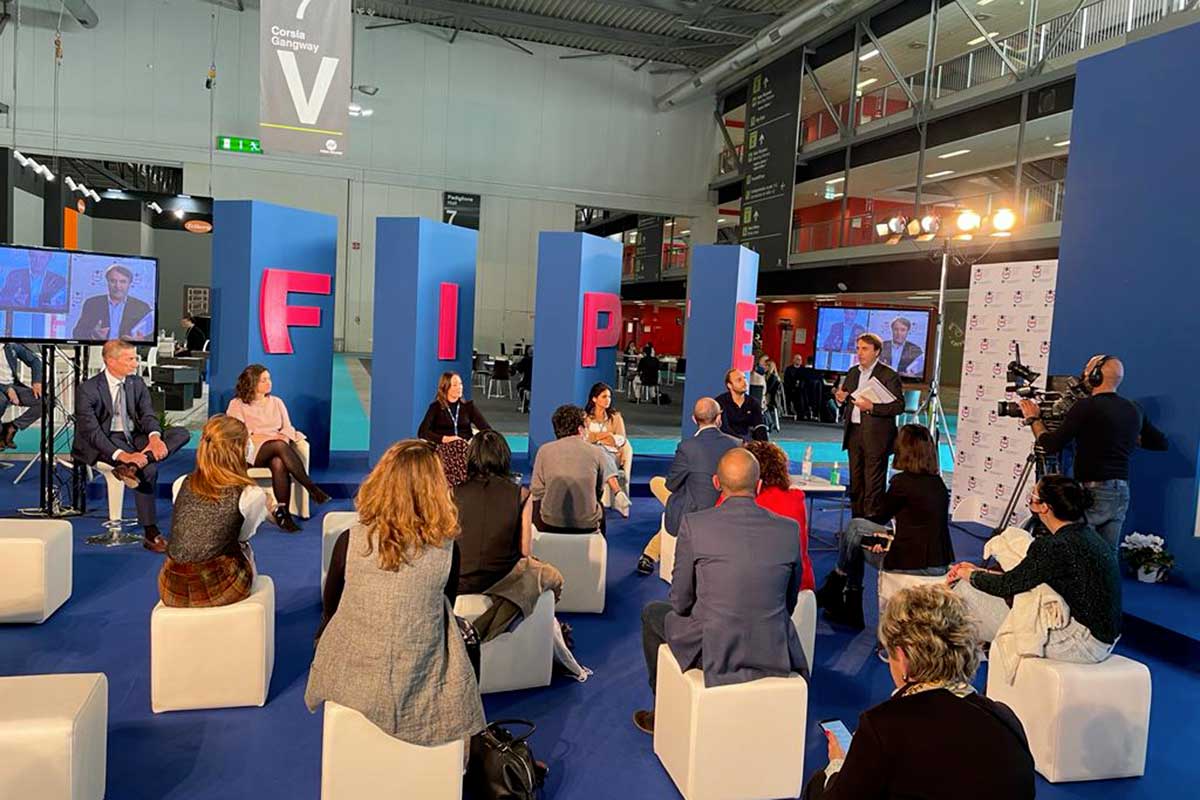 L'evento della Fipe a Host dedicato ai pagamenti digitali in bar e ristoranti Pagamenti elettronici, bar e ristoranti devono tenere il passo dei clienti