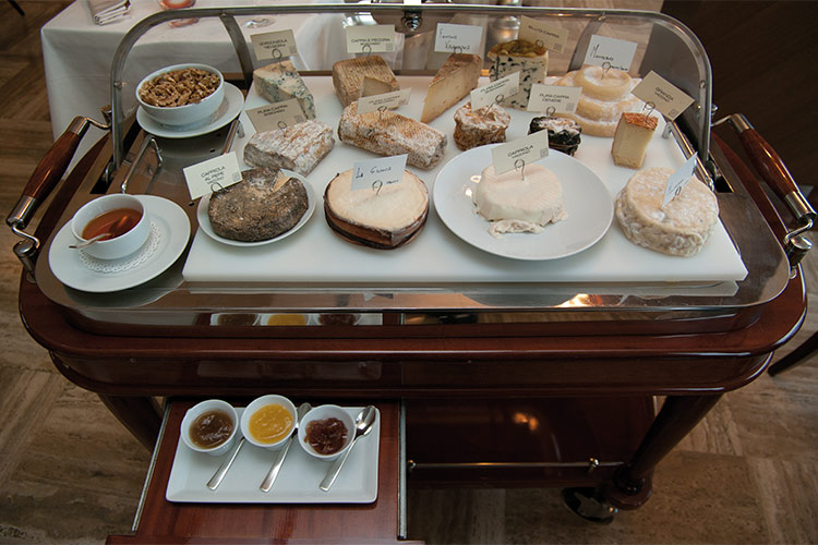 Formaggi in tavola Meglio degustarli prima del pasto