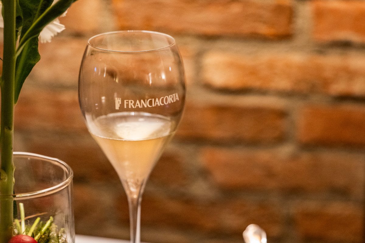 Franciacorta, il bilancio 2024: il mercato italiano tiene, cresce l'export Franciacorta, il bilancio 2024: il mercato italiano tiene, cresce l'export