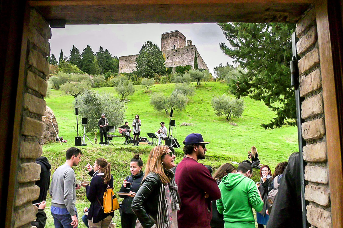 Un mese di eventi in tutta l'Umbria Frantoi aperti, l'Umbria porta alla scoperta dell'olio locale