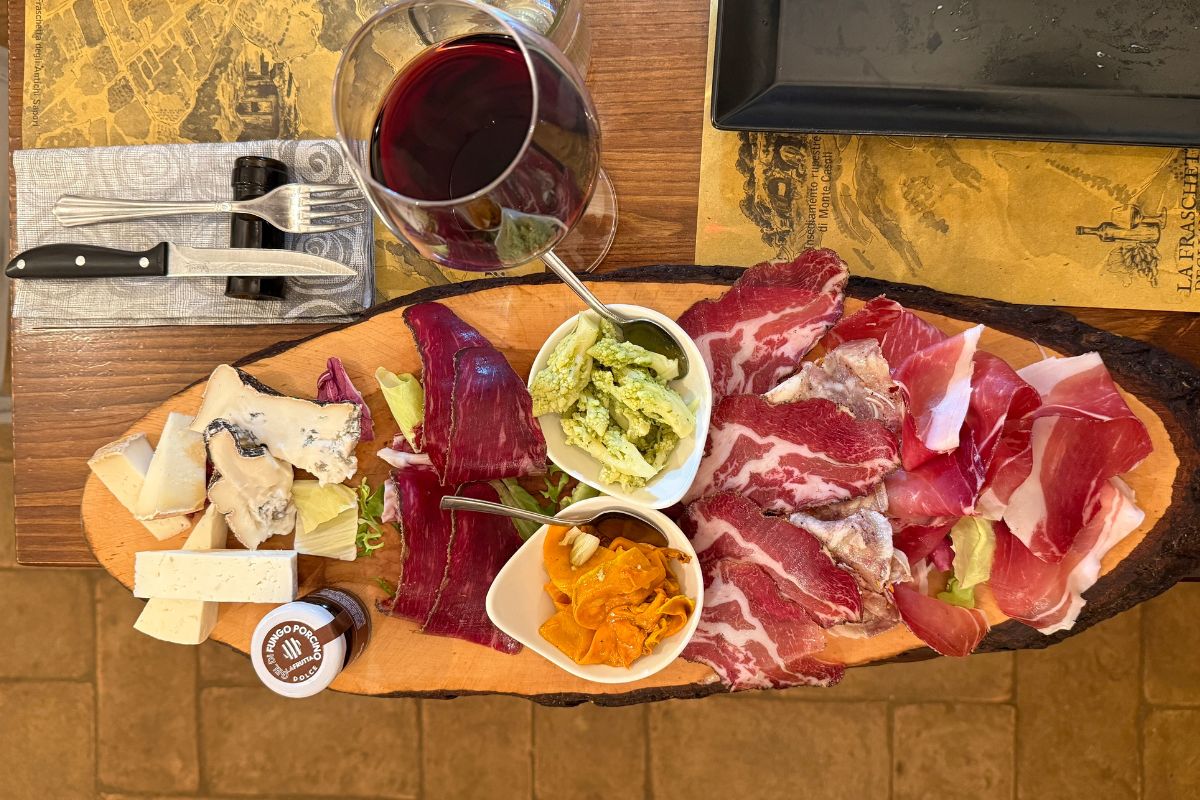 La Fraschetta degli Antichi Sapori, ristorante di cucina tipica scavato nella roccia