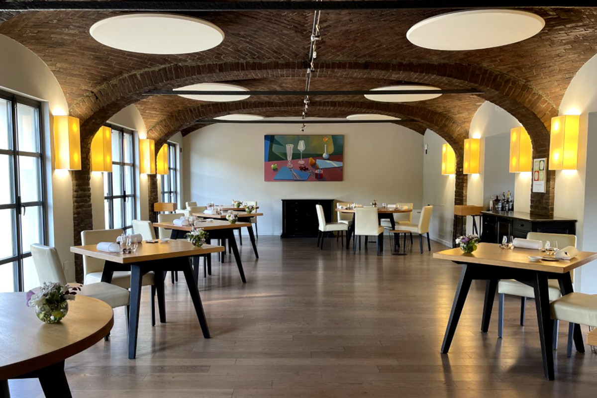 La sala del Fre al Réva Resort Stellati Langhe