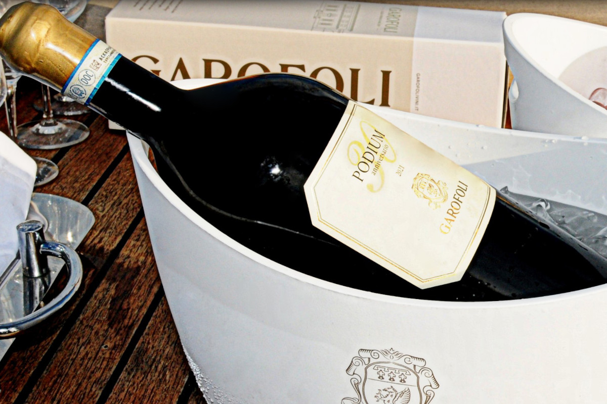 La grande famiglia Garofoli celebra in mare i trent'anni del Podium