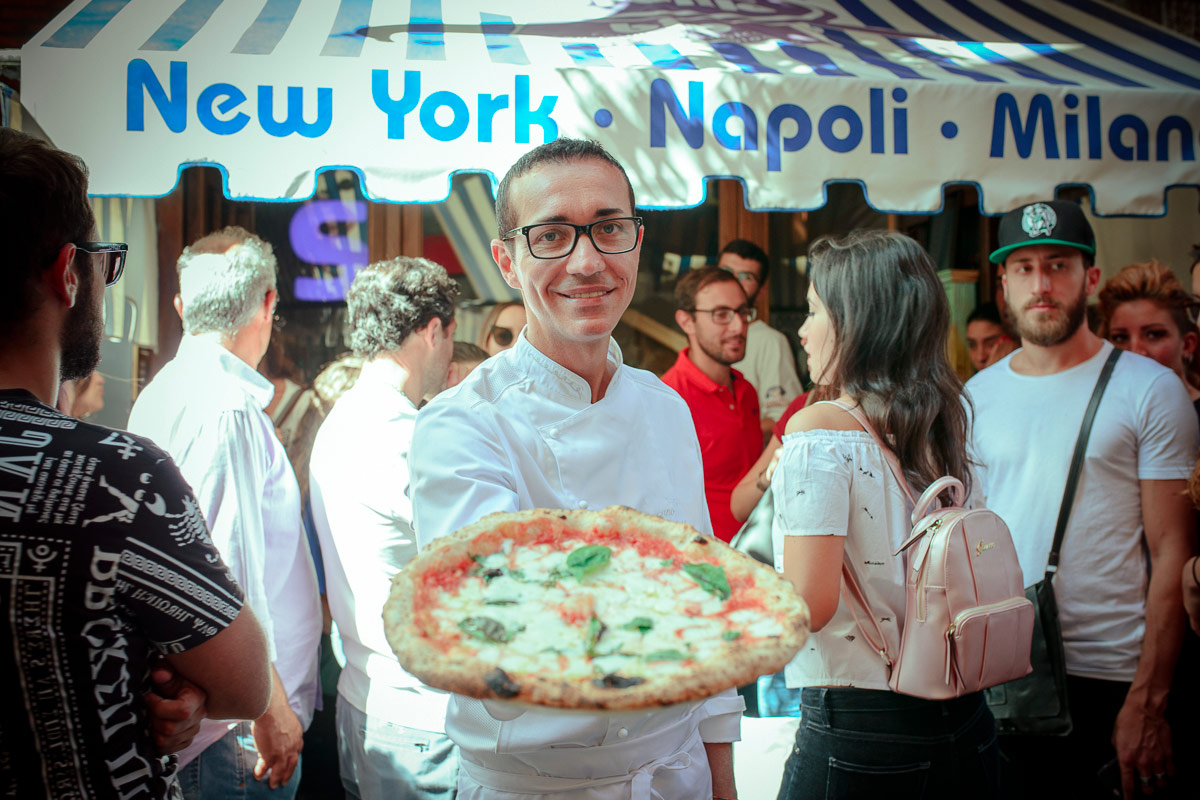 Pizza con il granchio blu, Corelli contro Sorbillo. Il pizzaiolo: «Incomprensione»