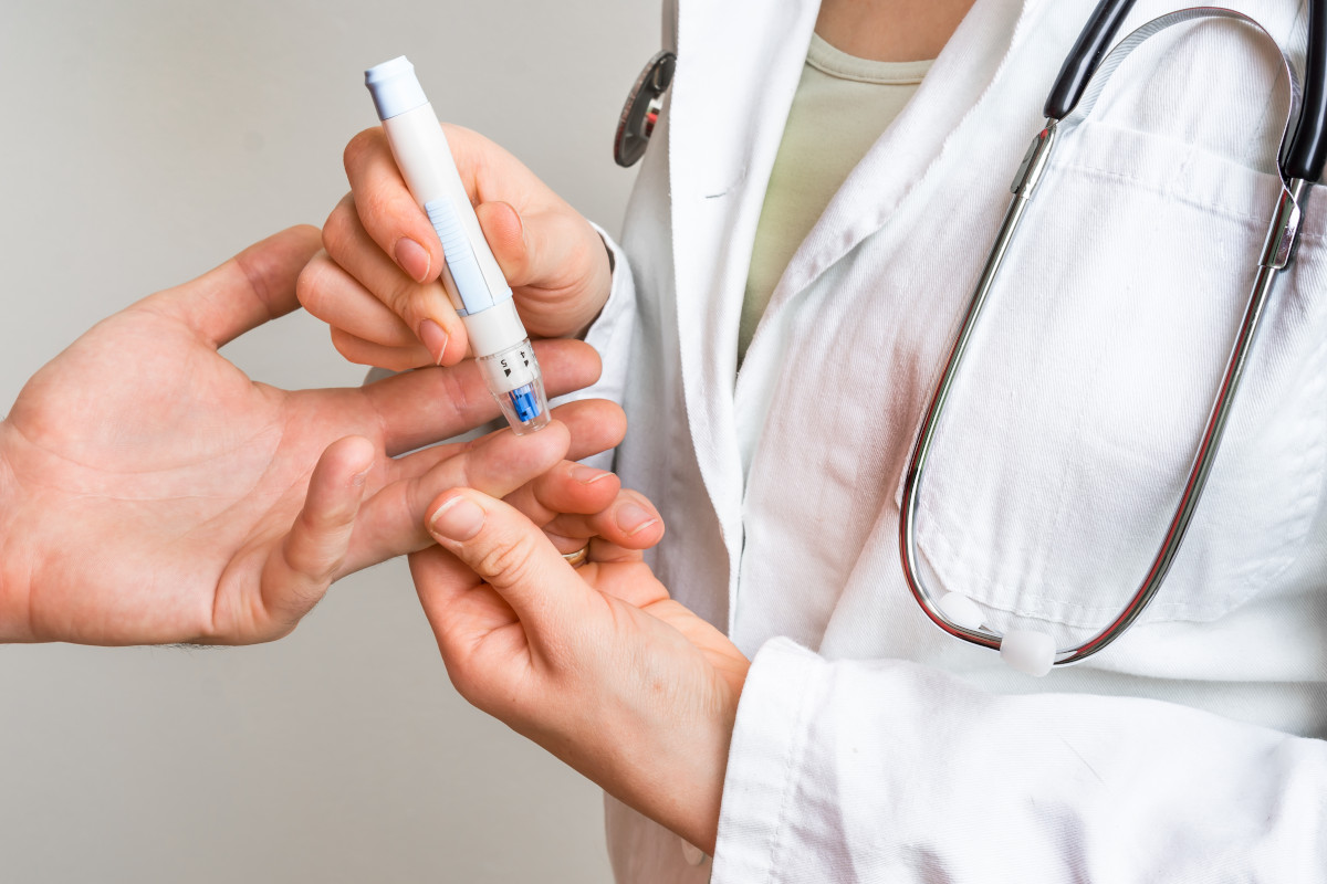 Glicemia alta: ecco quali sono i sintomi e cosa si può mangiare