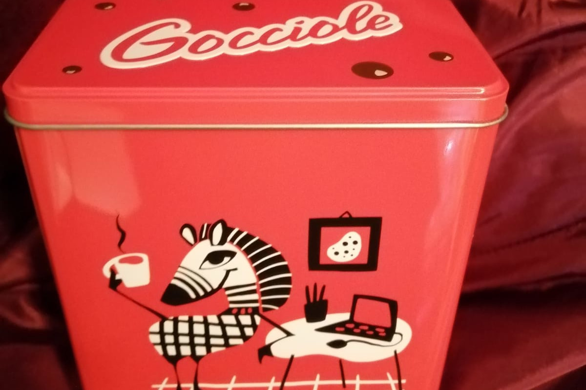 Il nuovo spot delle Gocciole Pavesi: protagonisti Lillo e Chiara Francini