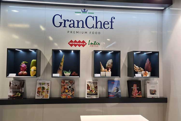 I prodotti freschissimi e di alta qualità della linea Gran Chef Premium Food Woerndle Interservice a supporto di hotel e ristoranti con un catalogo di 8.000 prodotti