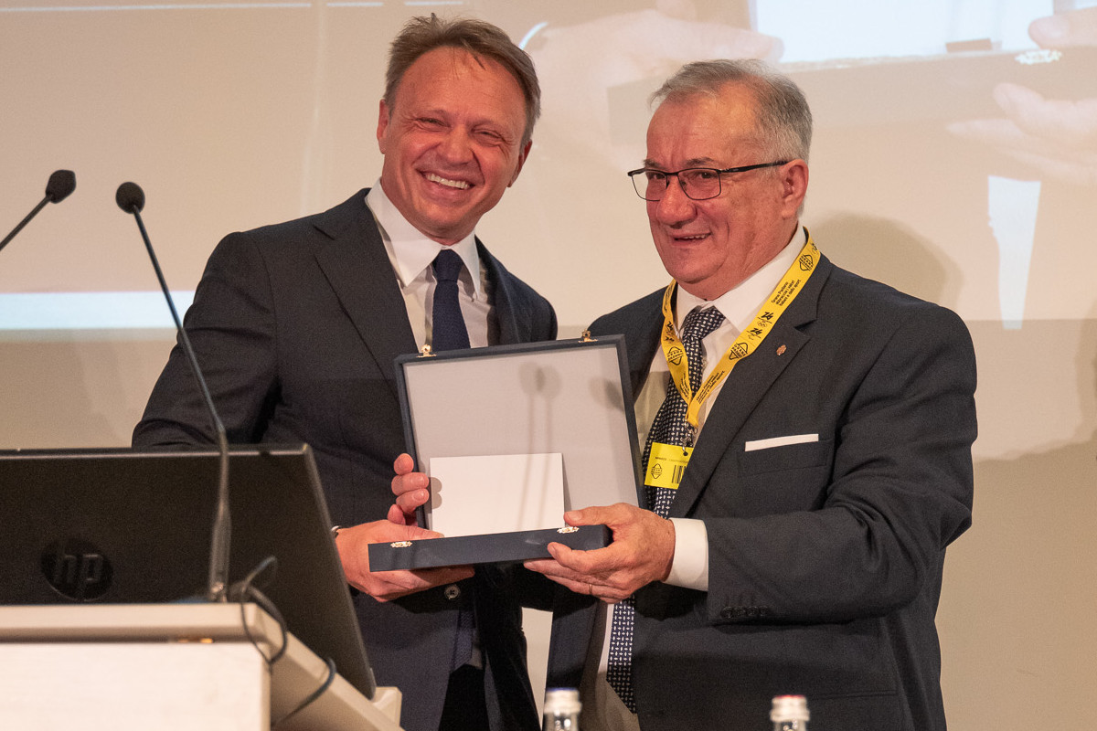 Grana Padano: 5,6 milioni di forme prodotte nel 2024. Ma ora occhio ai dazi Grana Padano: 5,6 milioni di forme prodotte nel 2024. Ma ora occhio ai dazi