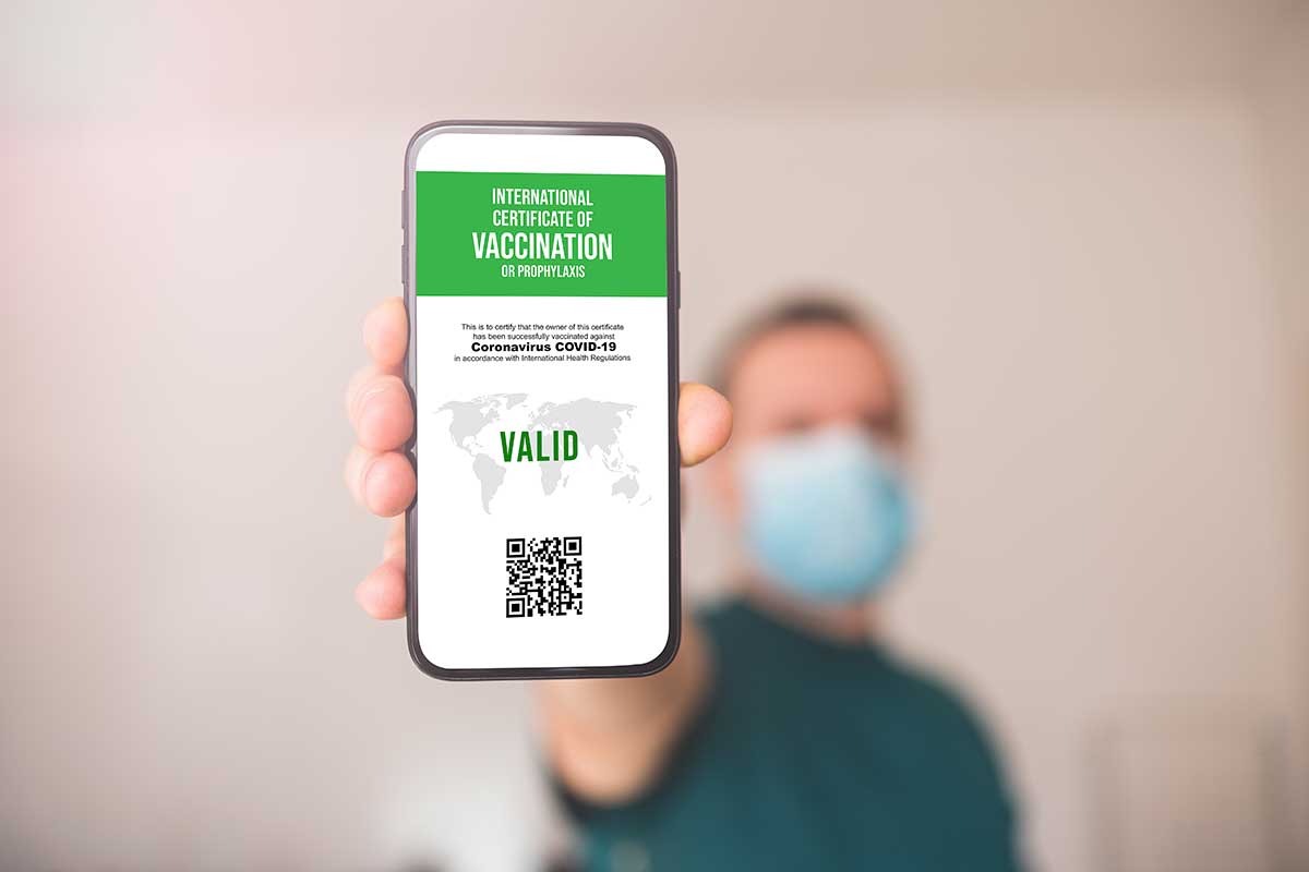 Green pass per tutti: solo così si potrà garantire sicurezza a lavoratori, clienti e utenti Basta contraddizioni sul lavoro, green pass obbligatorio per tutti