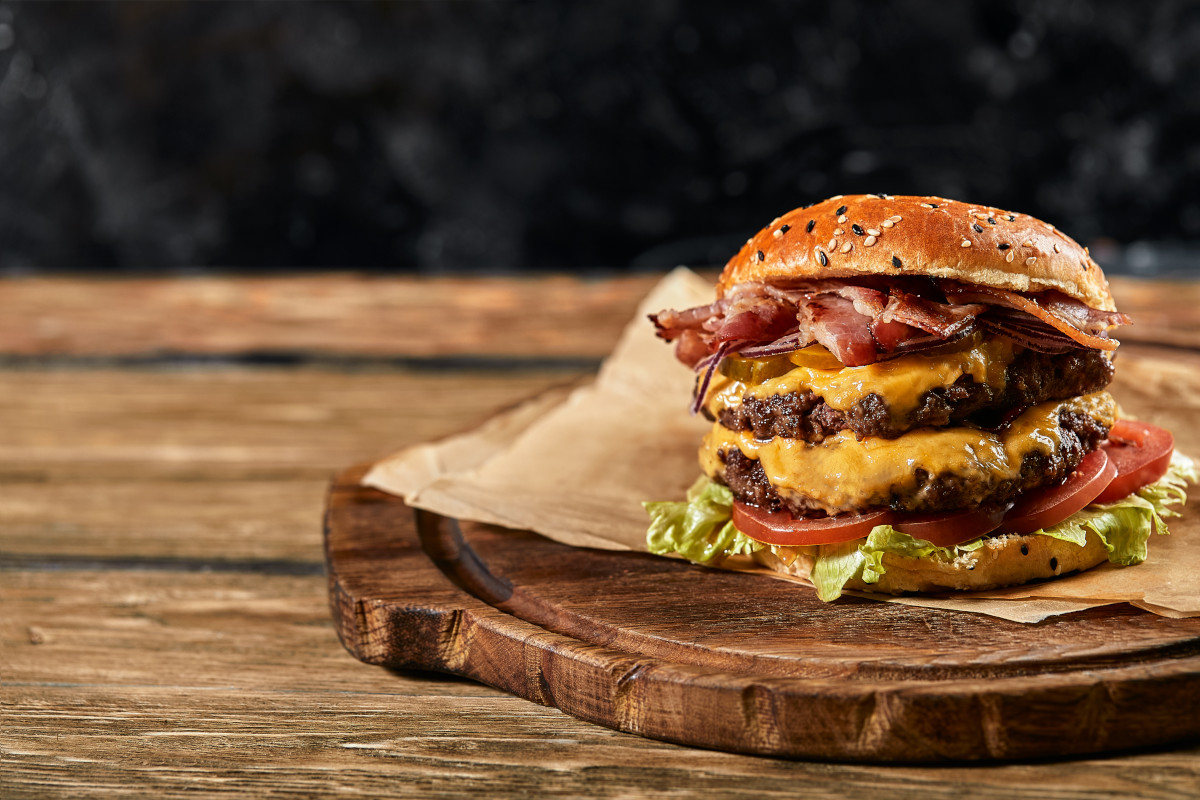 L'Hamburger, icona del fast food, è il panino più consumato al mondo