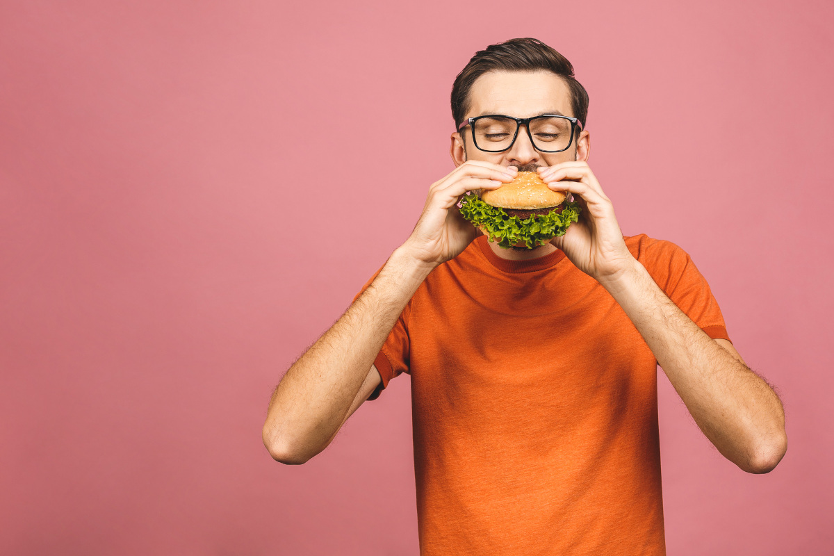 L'Hamburger, icona del fast food, è il panino più consumato al mondo