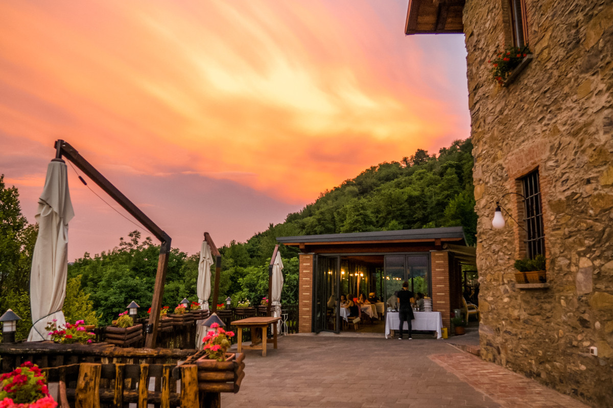 L'Agriturismo Il Ronco si veste di alta cucina: sei chef Euro-Toques per una cena indimenticabile