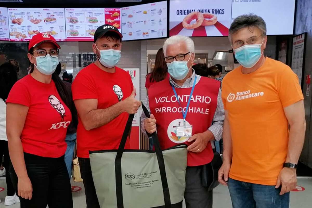 Kfc e Banco Alimentare insieme per aiutare le persone in difficoltà Pollo fritto alle persone in difficoltà, Kfc ha donato 46mila pasti dal 2017