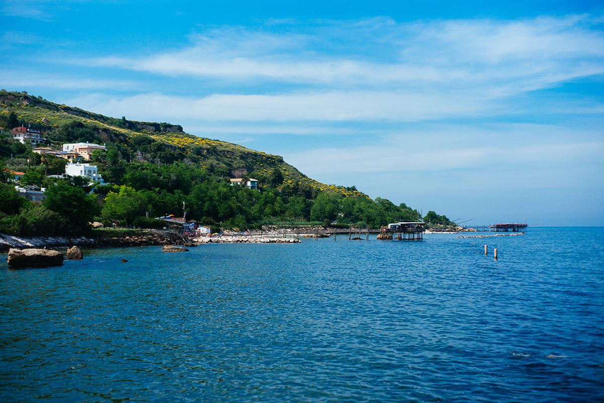 La costa dei trabocchi L’Abruzzo più wild tra montagne, mare e prodotti tipici