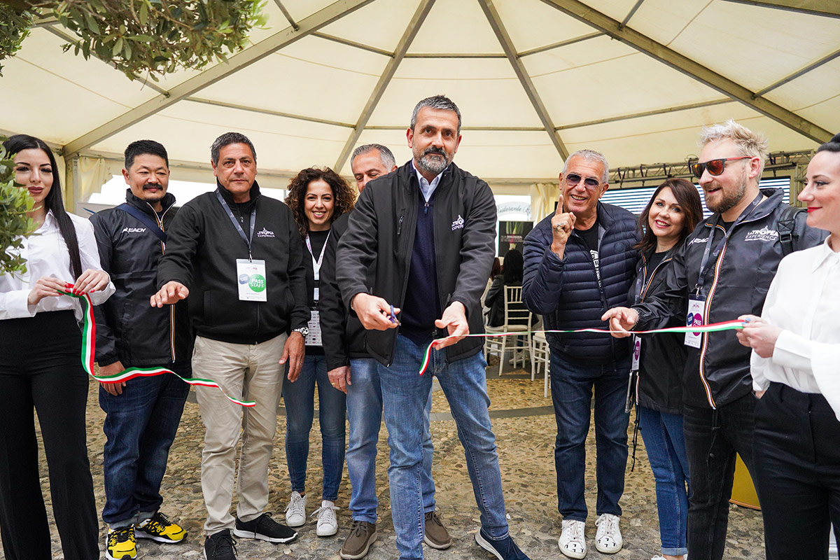 Il taglio del nastro inaugurale Grande successo per “La Tropea Experience”, vetrina delle eccellenze calabresi