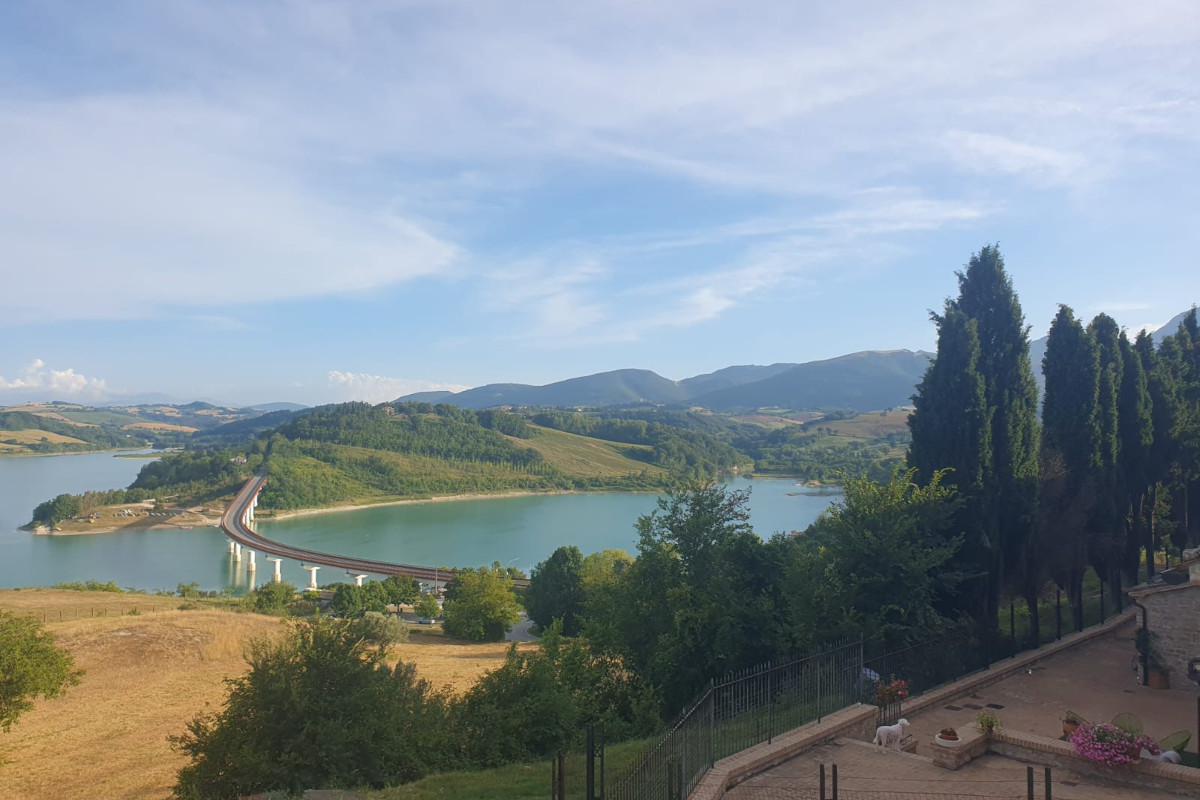 Dal bosco al lago fino alla tavola, il cerimoniale del tartufo è servito