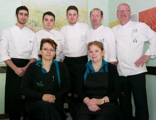 da destra Antonio, Andrea e Roberto Tonola, seguono Luca Della Bella e Francesco Pellion di Persano; sedute Cecilia Pedrini e Patrizia Longhin